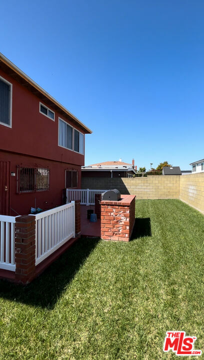 Property Photo:  20238   Belshaw Ave  CA 90746 