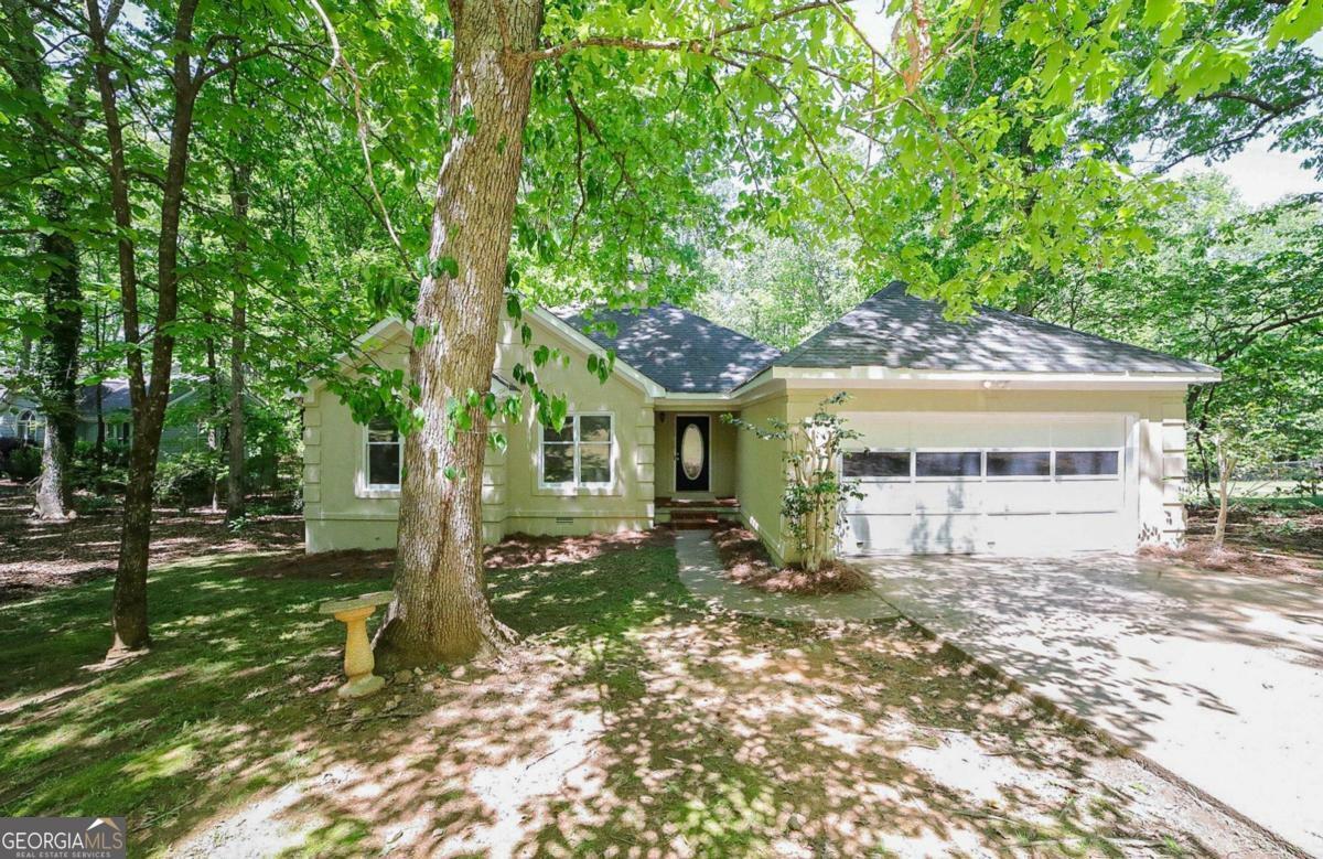 Property Photo:  220 Austin Drive  GA 30606 