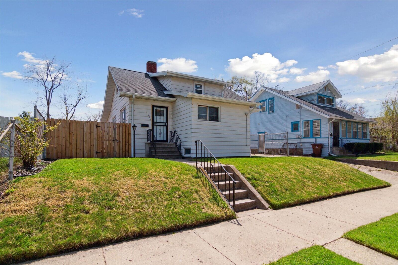 Property Photo: 163 W Mansion Street MI 49203