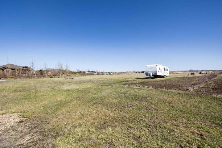 Property Photo: 3 Armand Close AB T0C 2L0
