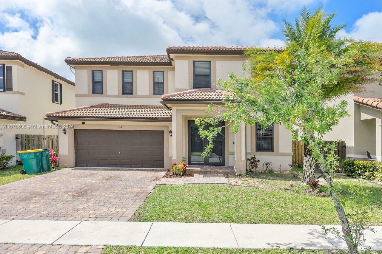 Property Photo:  4126 NE 21st Ct  FL 33033 