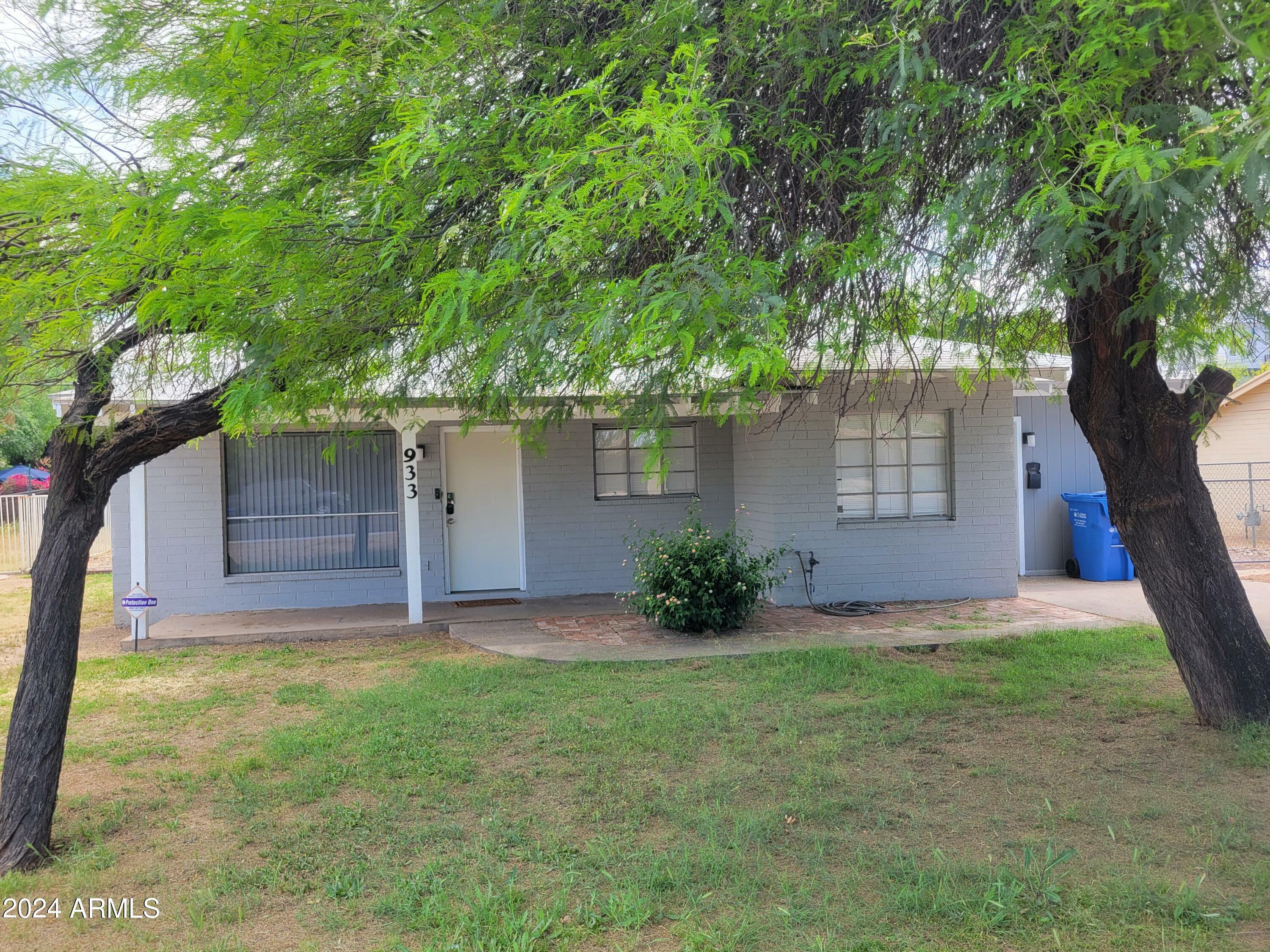 Property Photo:  933 E Missouri Avenue  AZ 85014 