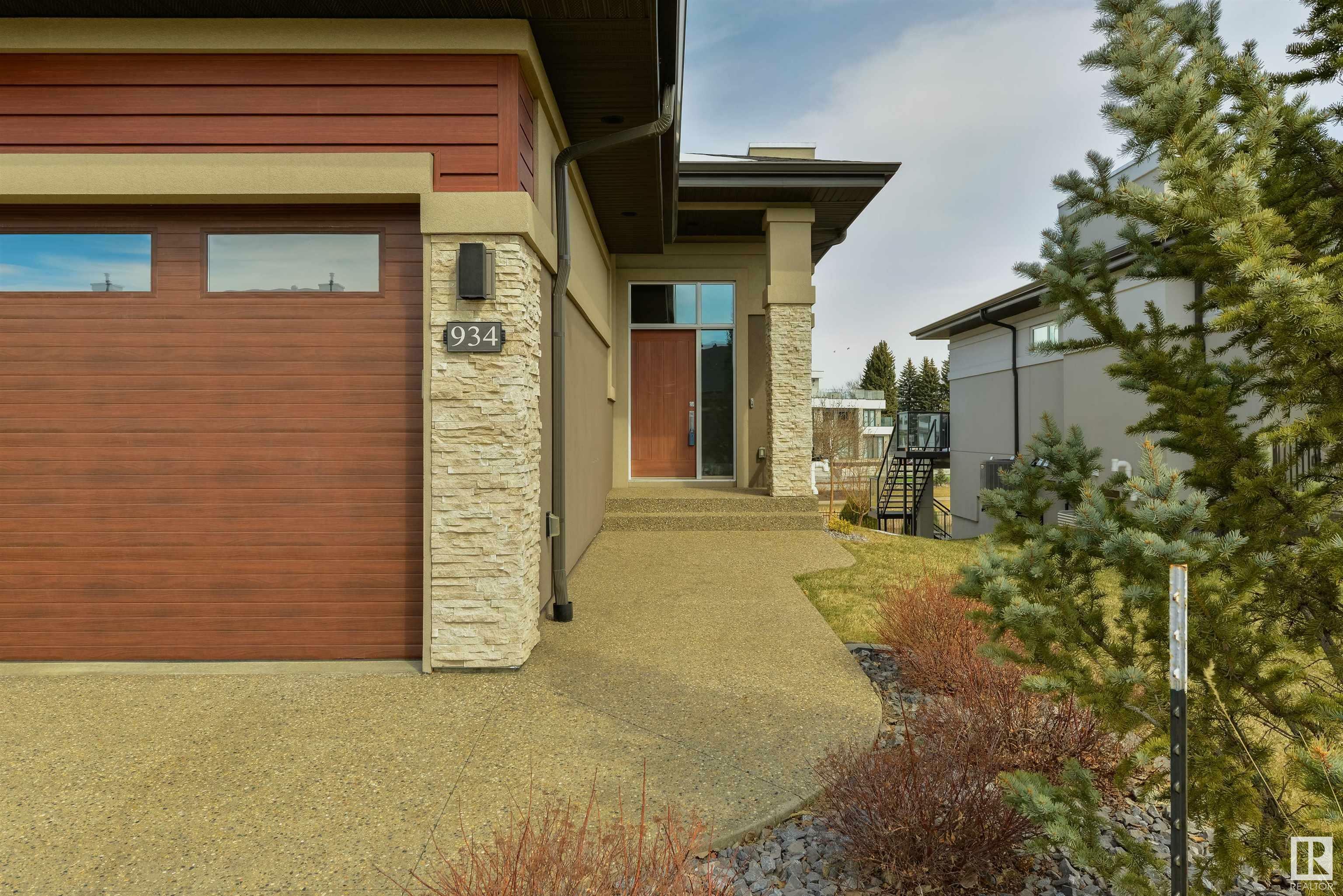 Property Photo:  934 Wood Place NW  AB T6W 3G8 