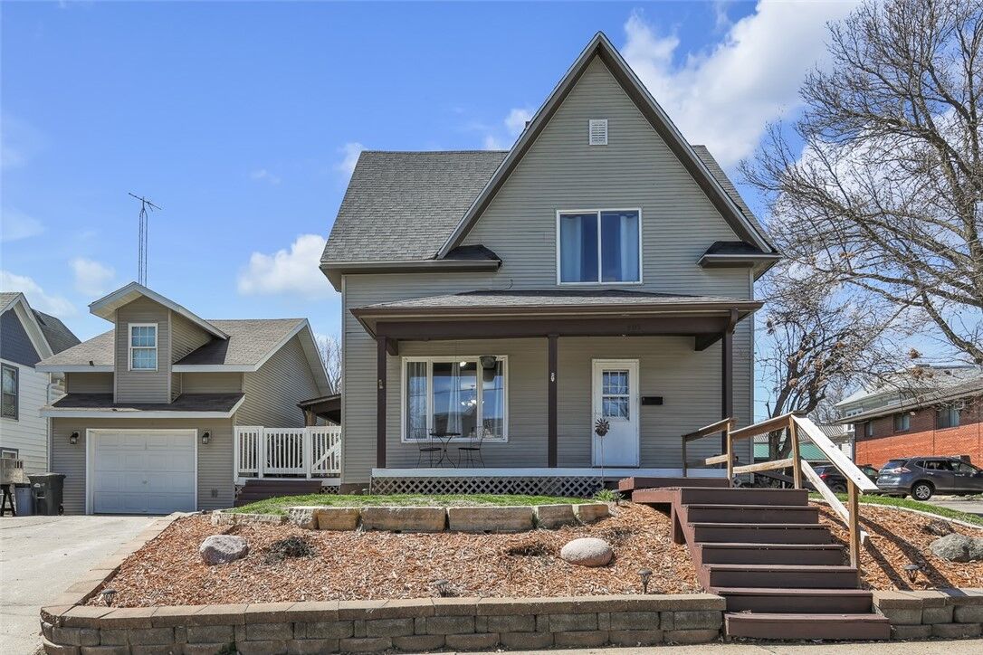 Property Photo:  905 N A Street  IA 52577 