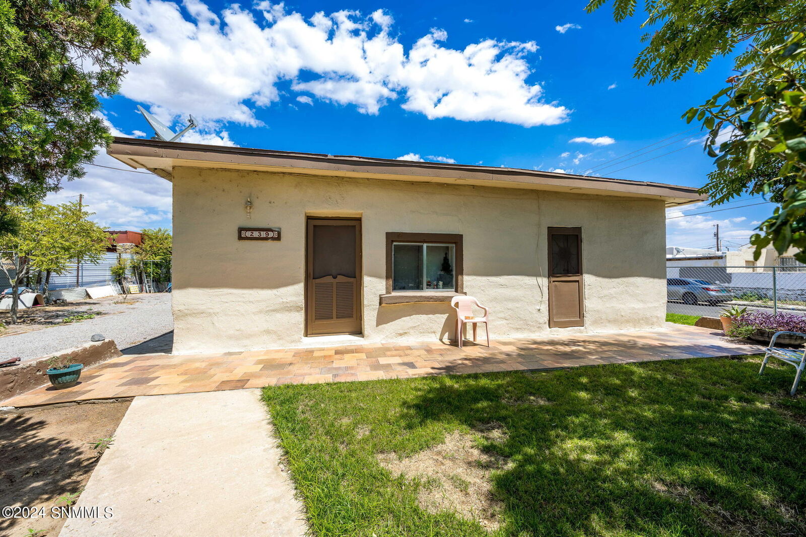 Property Photo:  239 S Mesquite Street  NM 88001 