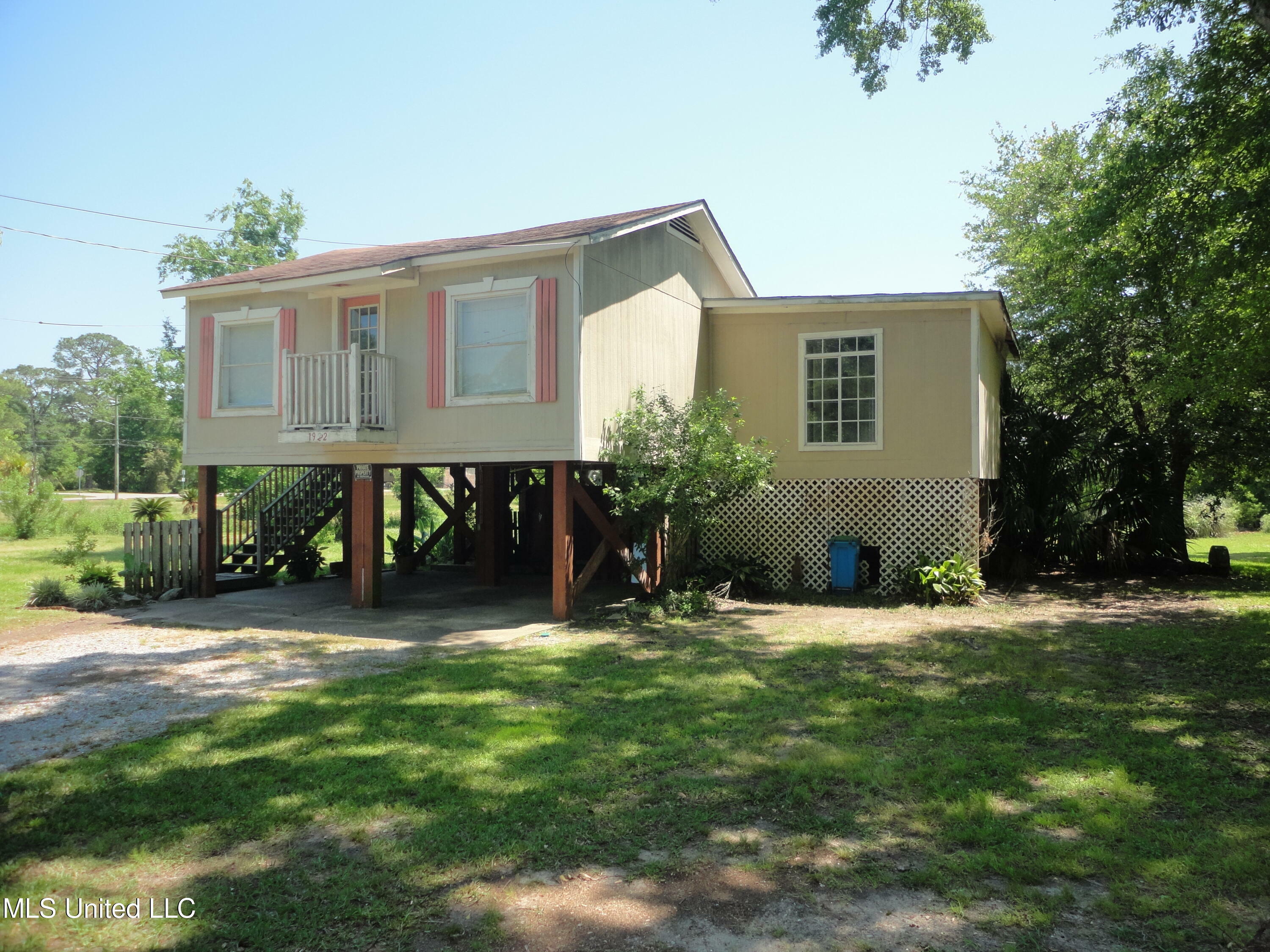 1922 Parsley Avenue  Pascagoula MS 39567 photo