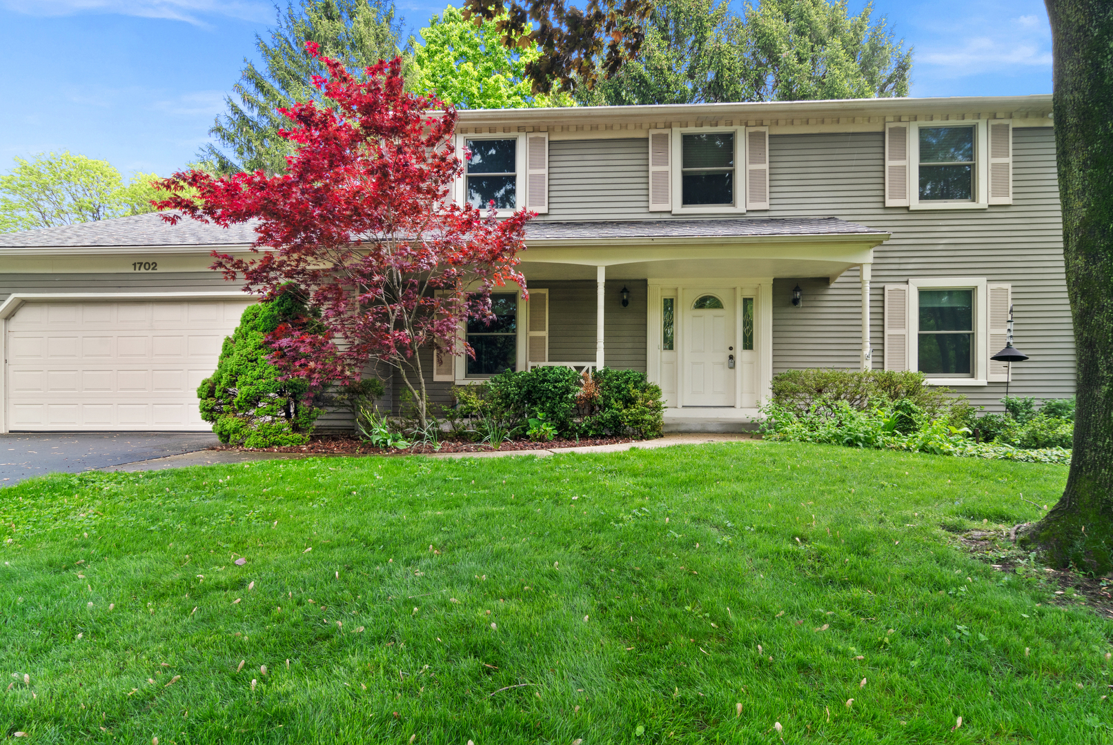 Property Photo: 1702 Harris Lane IL 60565