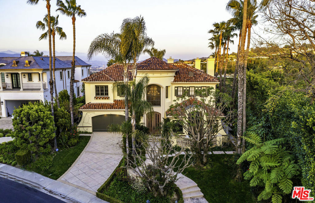 Property Photo: 13984 Aubrey Road CA 90210