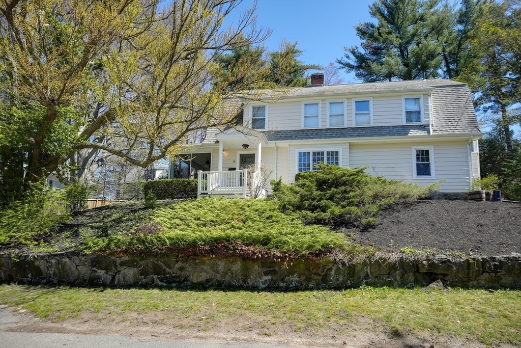 Property Photo:  20 Hillside Ave 20  MA 01890 