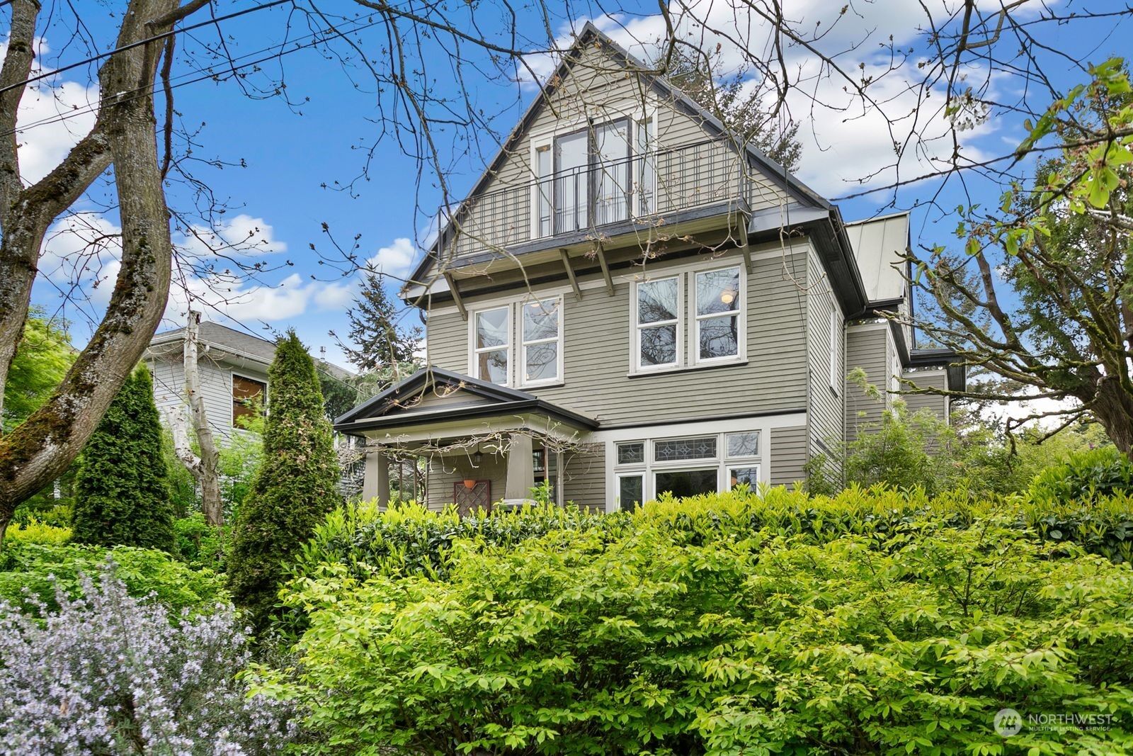 Property Photo: 1323 13th Avenue S WA 98144