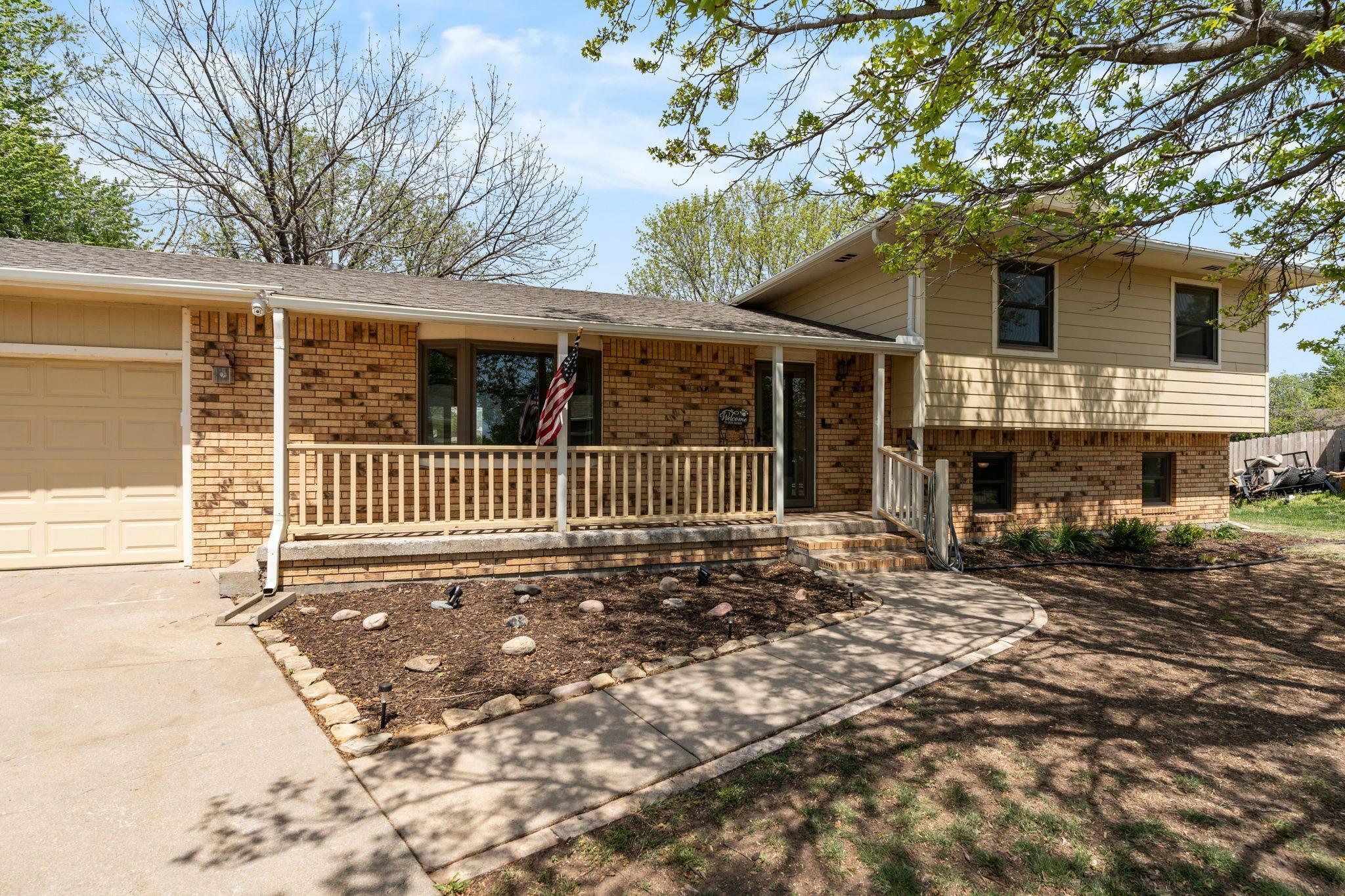 Property Photo:  3304 N Huntington Ct  KS 67010-2321 