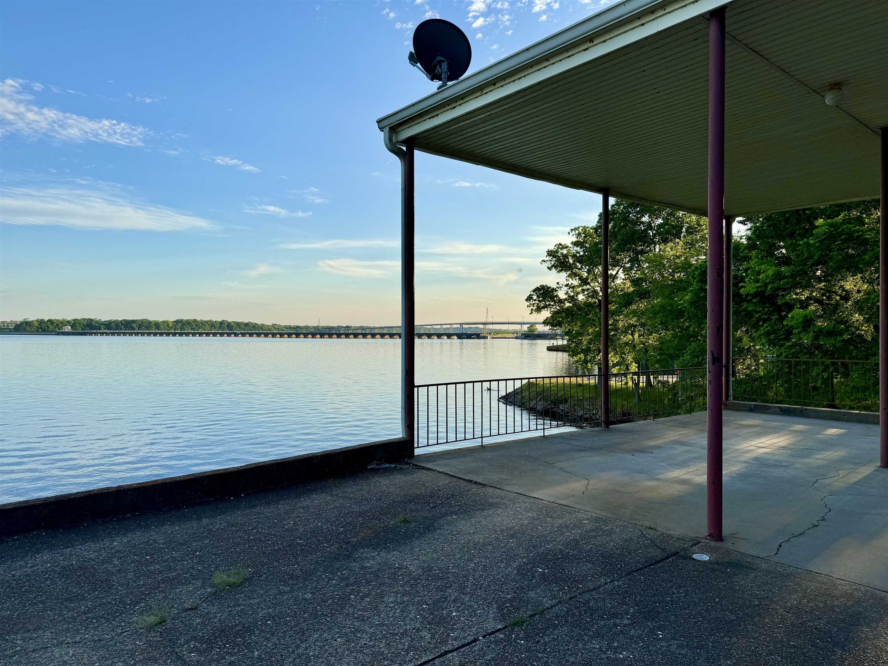 Property Photo: 753 Lakeside Dr AL 35631 - FLORENCE