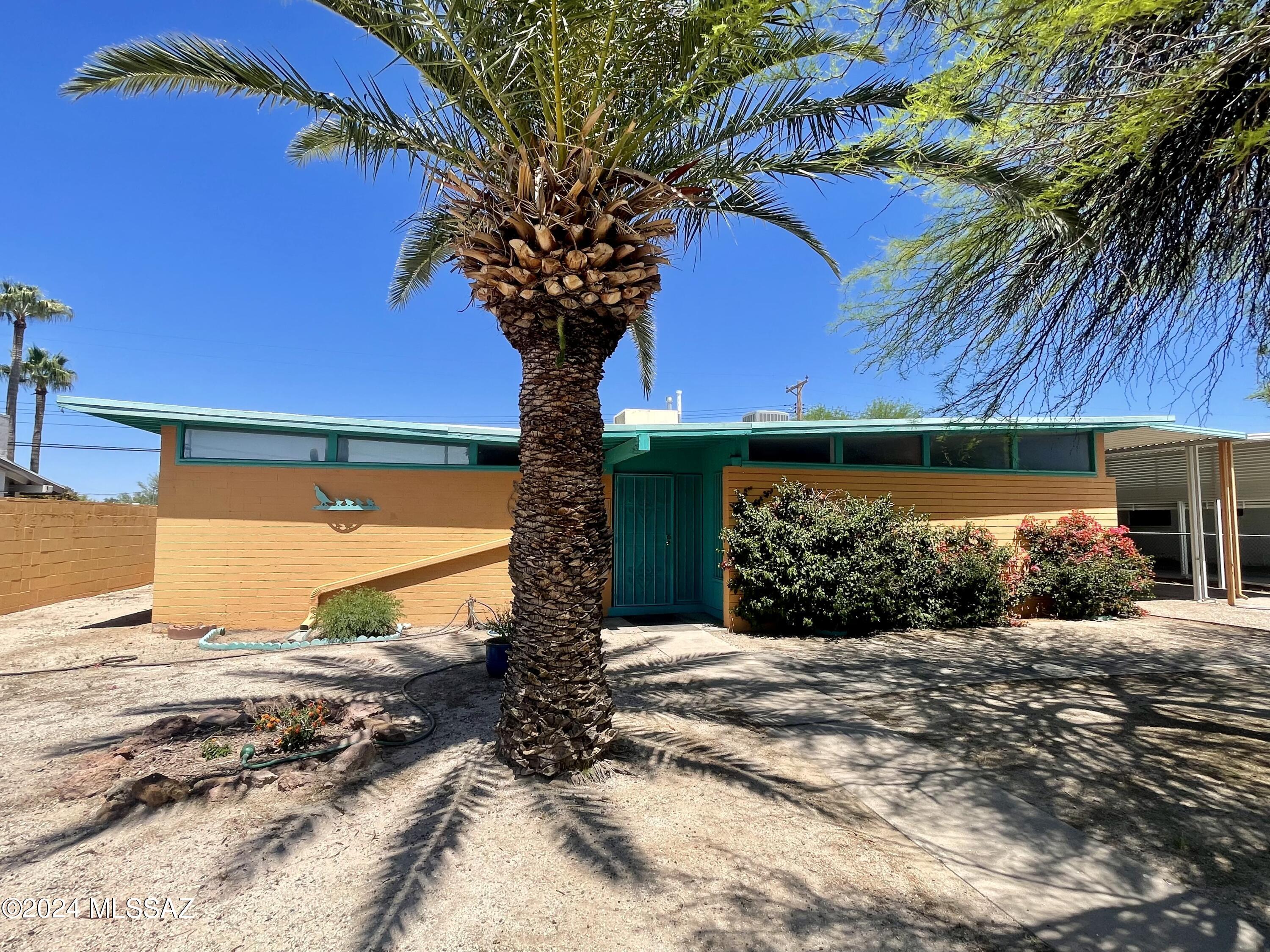 Property Photo: 1240 W Wheatridge Drive AZ 85704