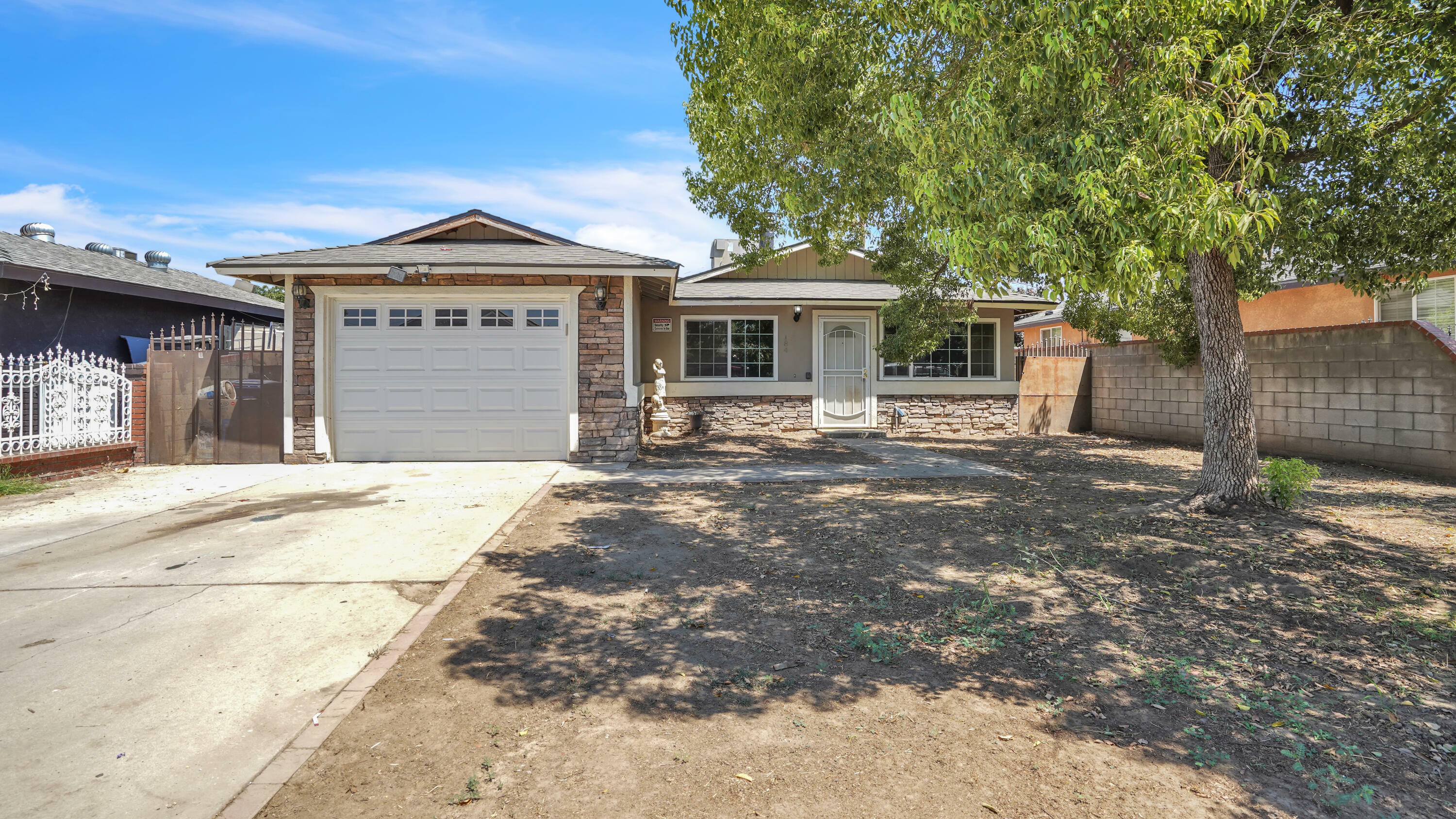 Property Photo:  184 N Brundage Avenue  CA 93223 