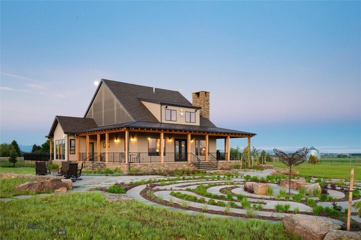 Property Photo: 3060 Hamilton Road MT 59714