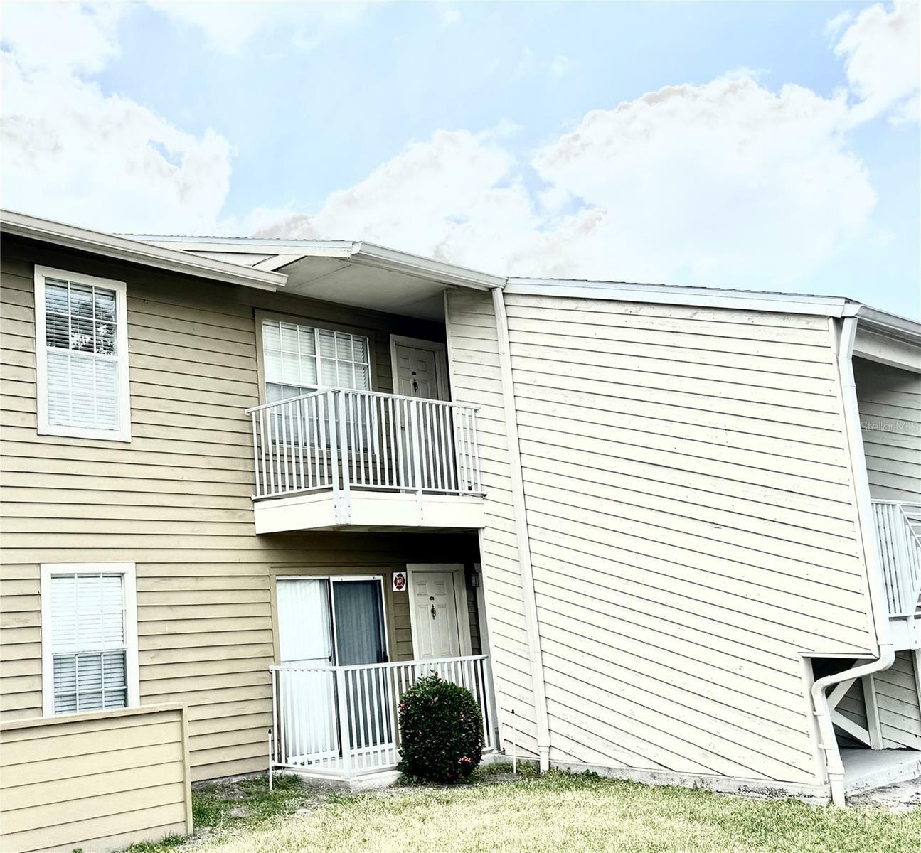 Property Photo: 215 Lake Brook Circle 203 FL 33511