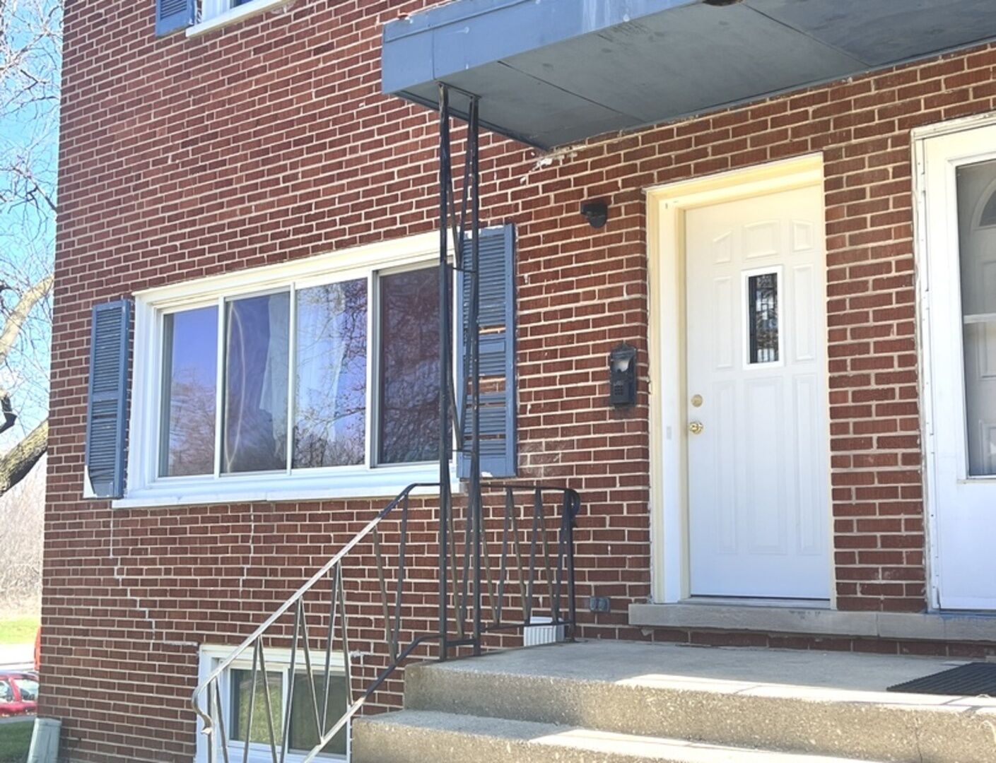 Property Photo: 905 W North Avenue A IL 60181