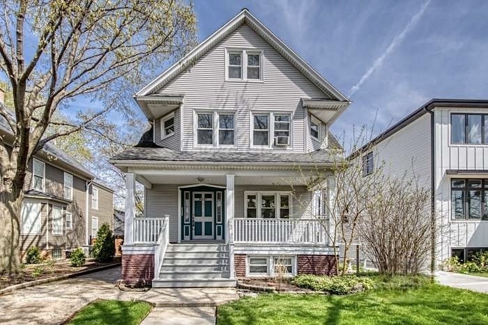 Property Photo: 4031 N Lowell Avenue 1 IL 60641