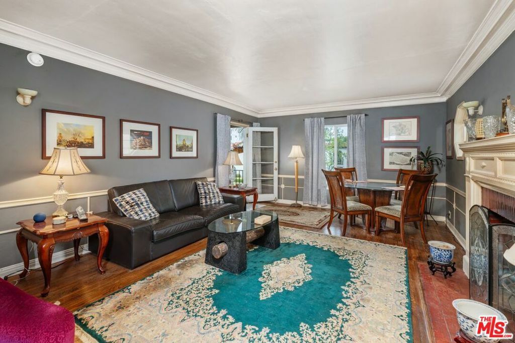 Property Photo: 1236 Hi Point Street CA 90035