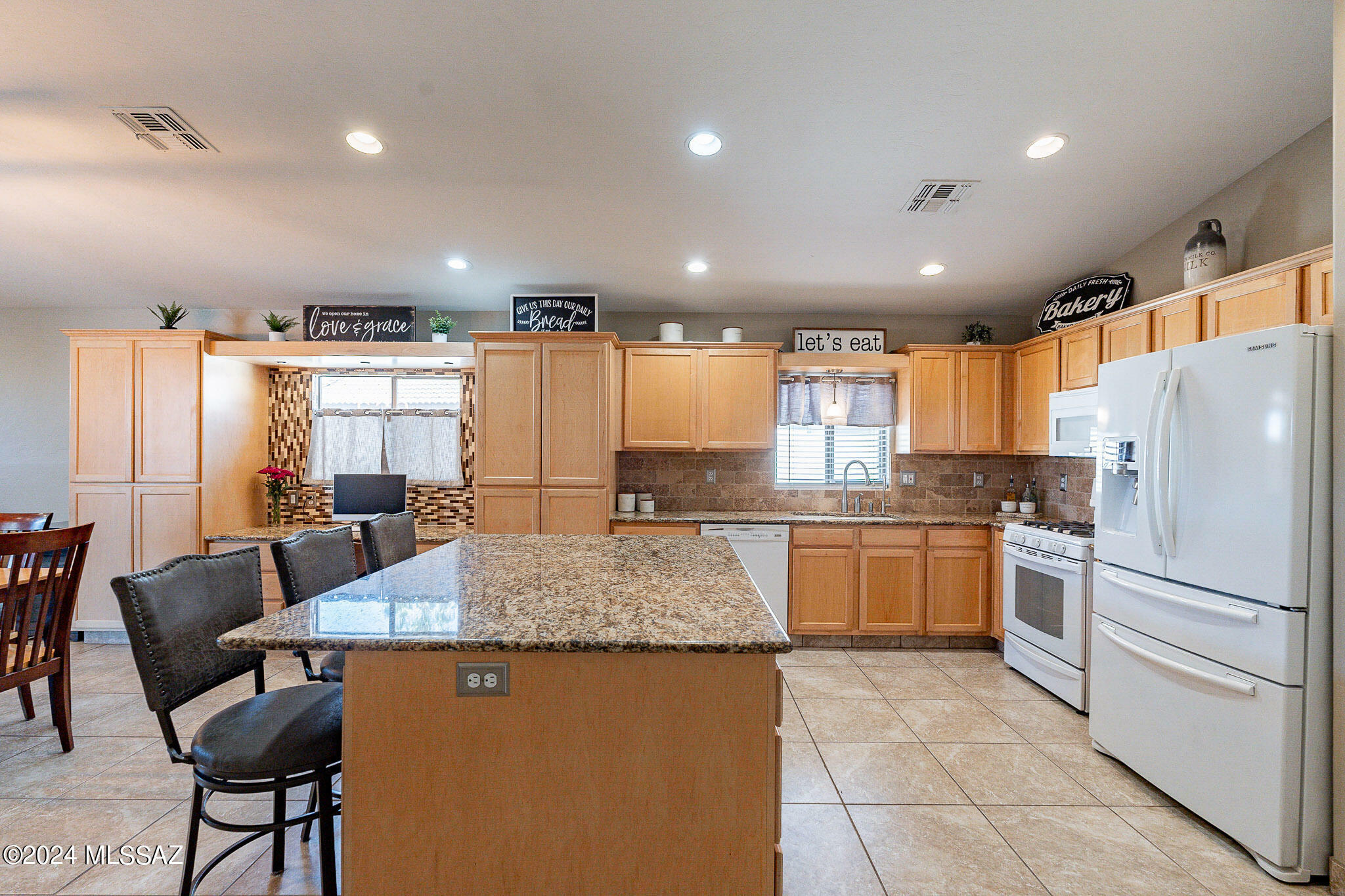 Property Photo:  6952 W Tacna Drive  AZ 85743 