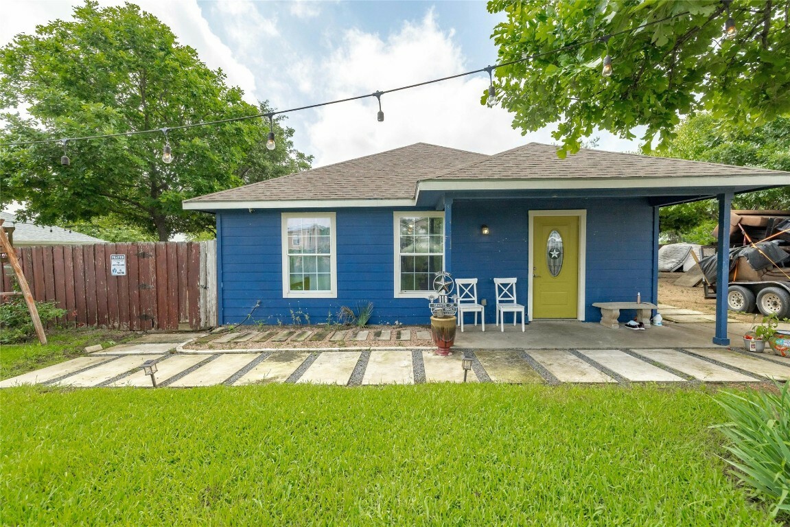 Property Photo: 116 Granite Drive TX 78626