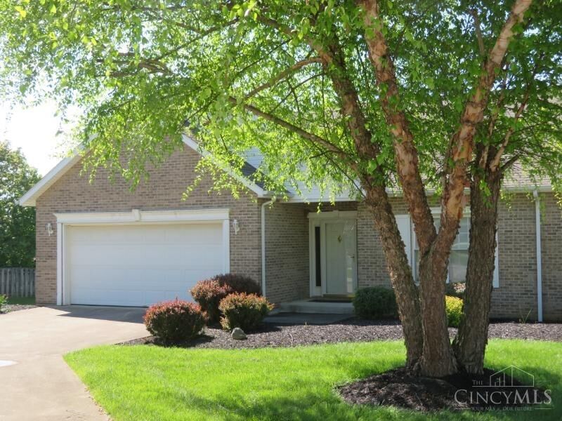 Property Photo:  117 Carriage Court  OH 45133 
