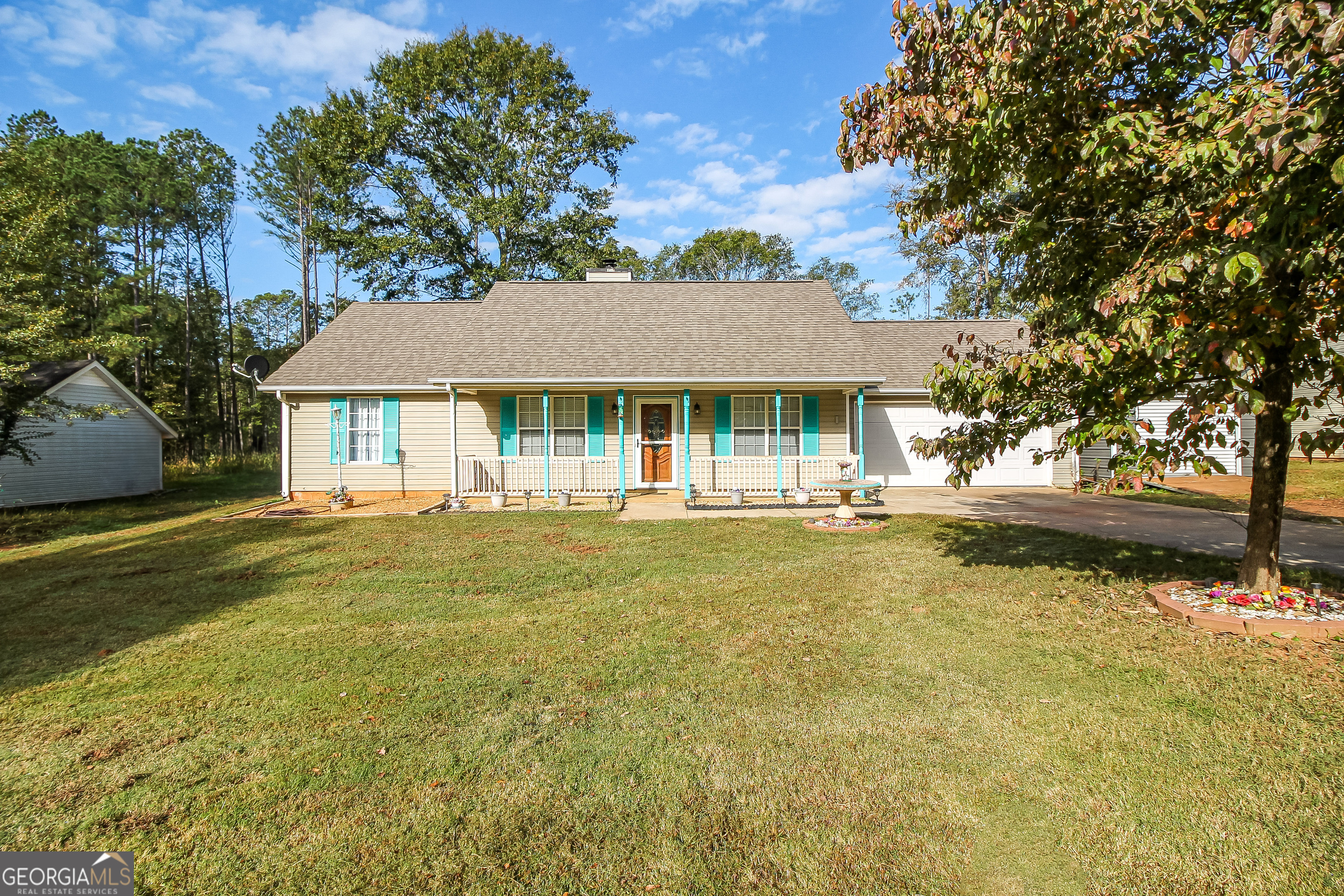 Property Photo:  115 Starlake Drive  GA 30233 