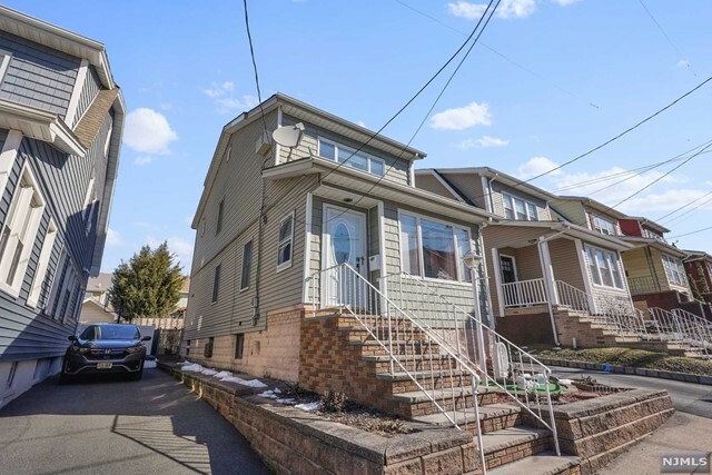 Property Photo:  5 Harding Terrace House  NJ 07032 