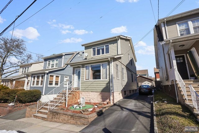 Property Photo:  5 Harding Terrace House  NJ 07032 