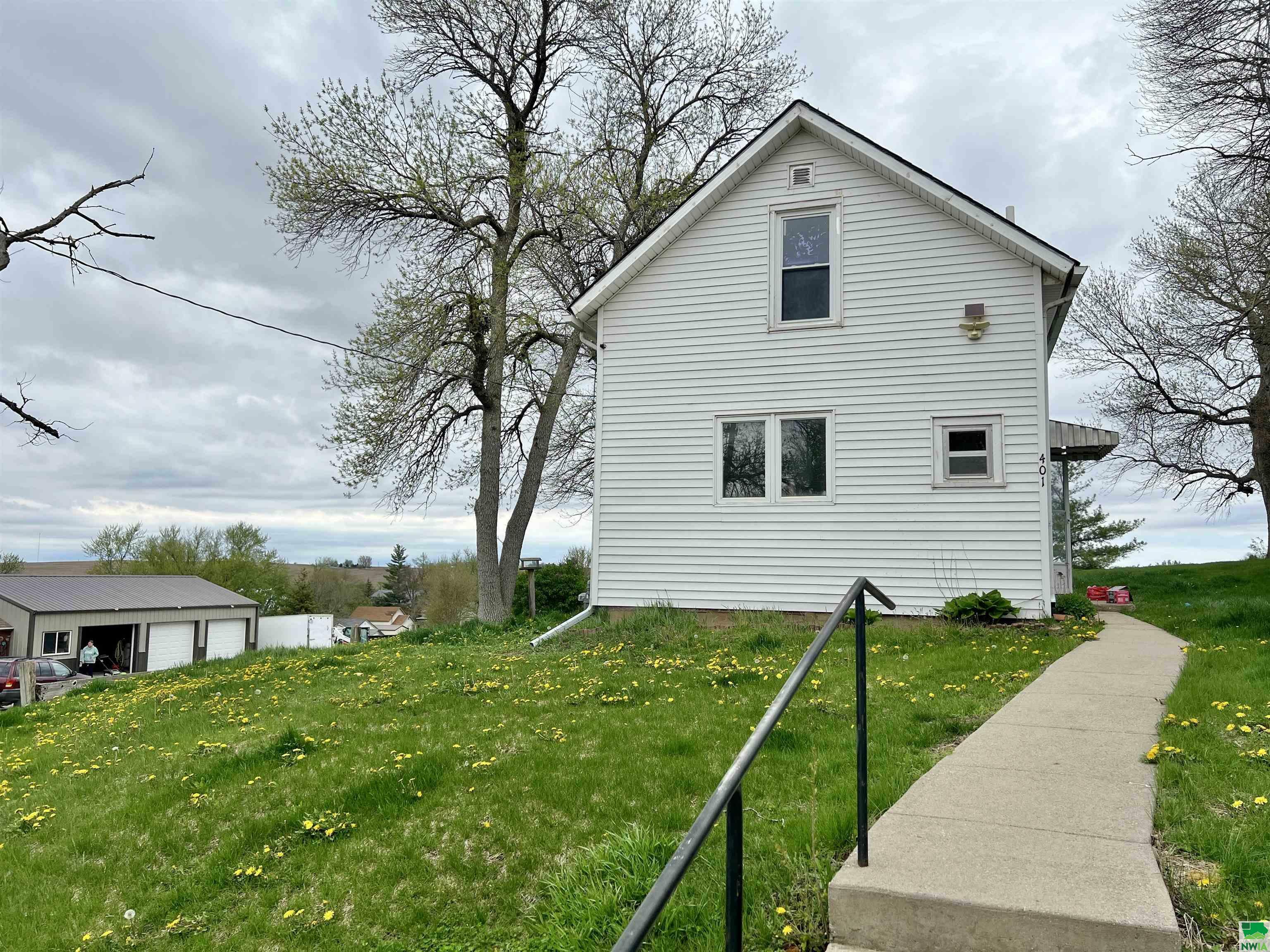 401 Elm St  Moville IA 51039 photo