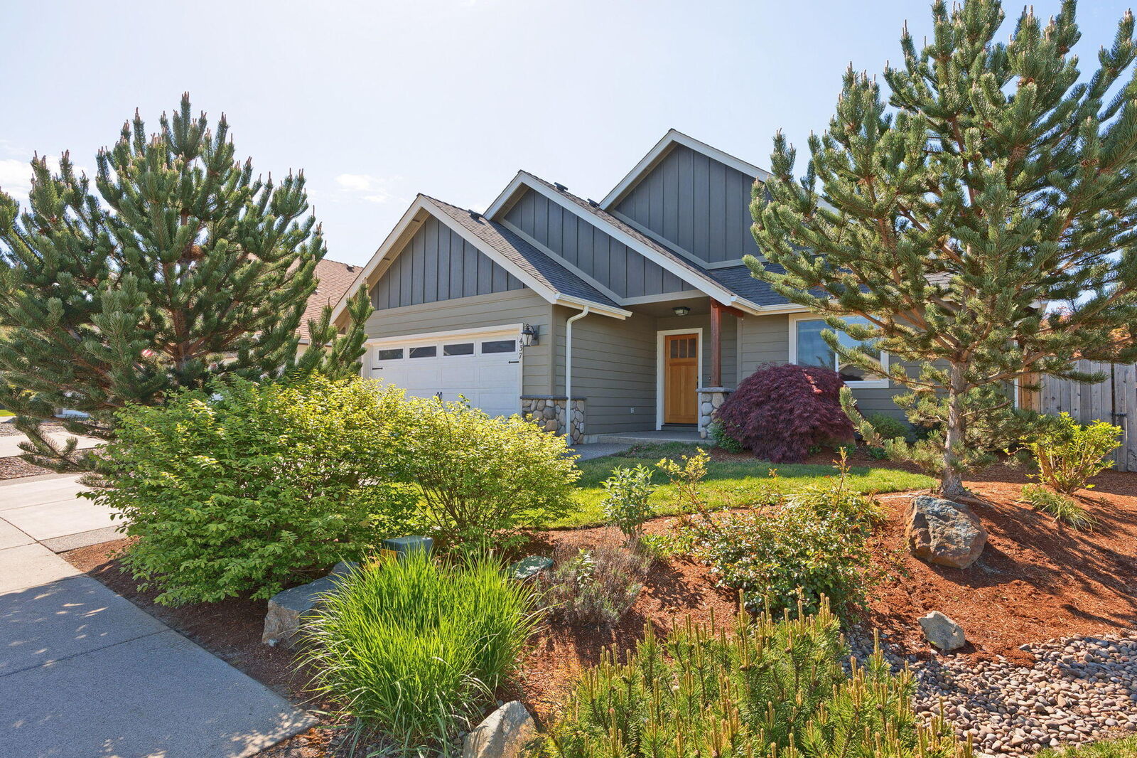 Property Photo:  437 SE Cadet Court  OR 97527 