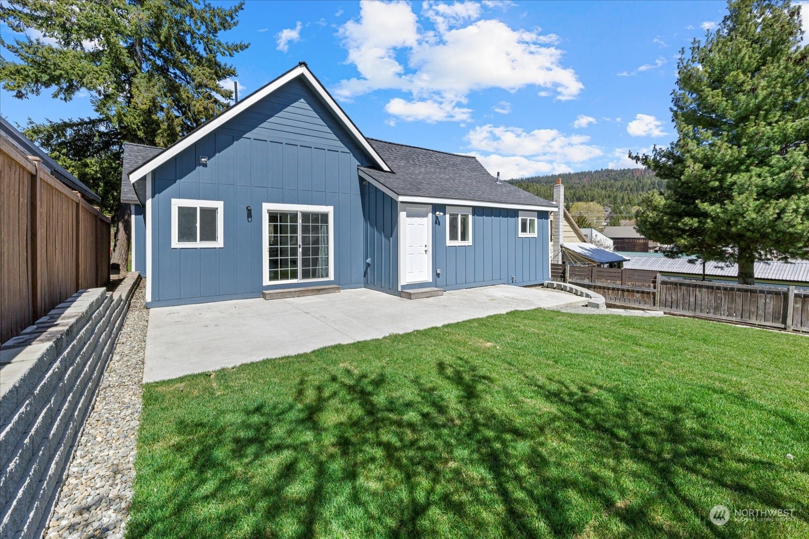 Property Photo:  206 W Dakota Avenue  WA 98941 