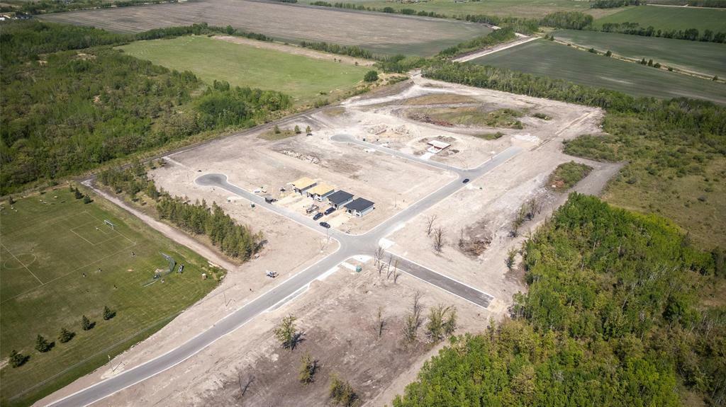 Property Photo: 1 Reed Cove MB R5L 0L5