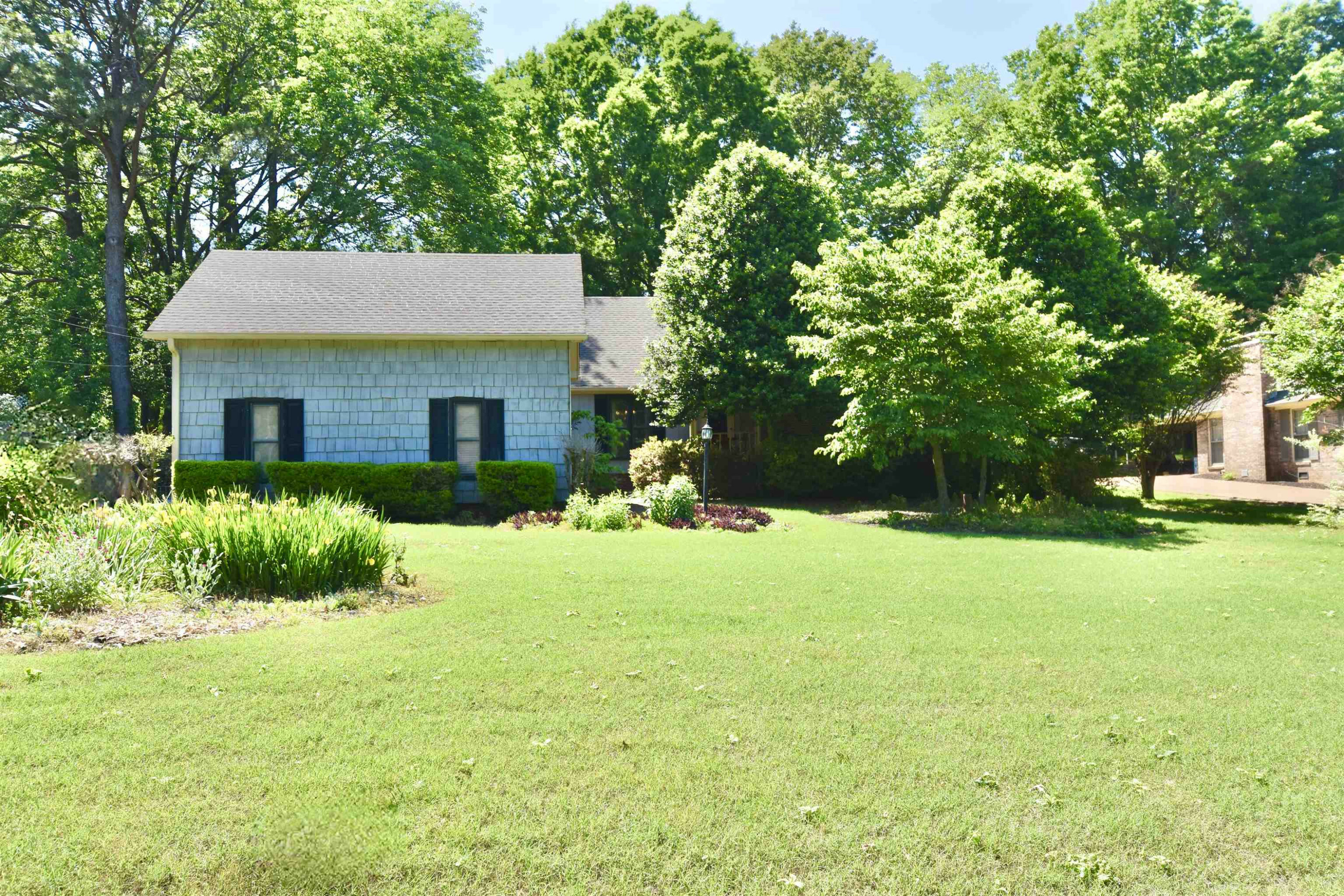 Property Photo:  37 Chickering Road  TN 38305 