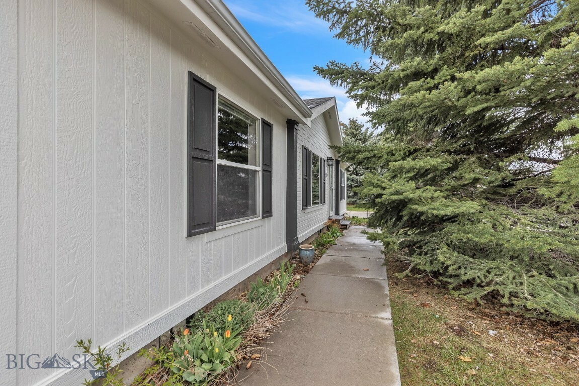 Property Photo:  2727 W Mendenhall Street  MT 59718 