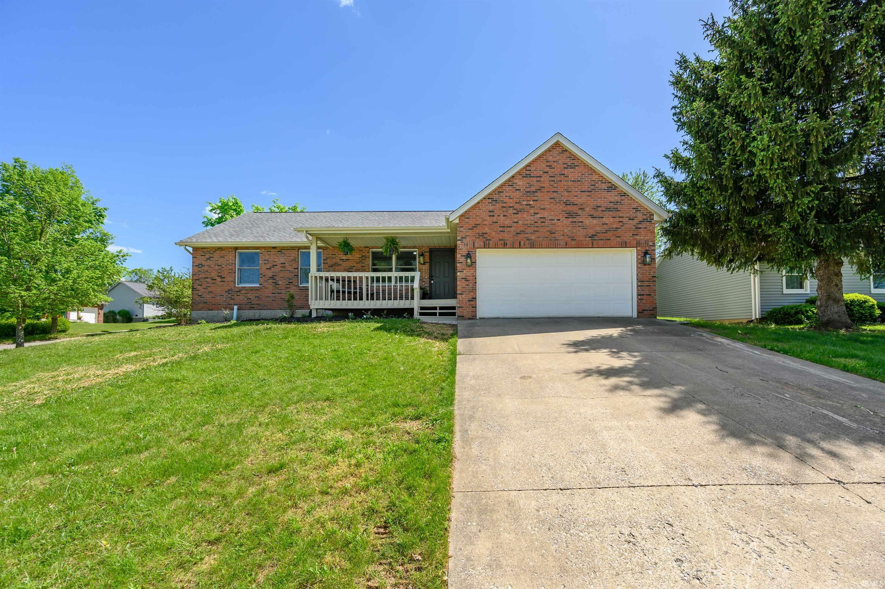 Property Photo:  1001 W Countryside Lane  IN 47403-2908 