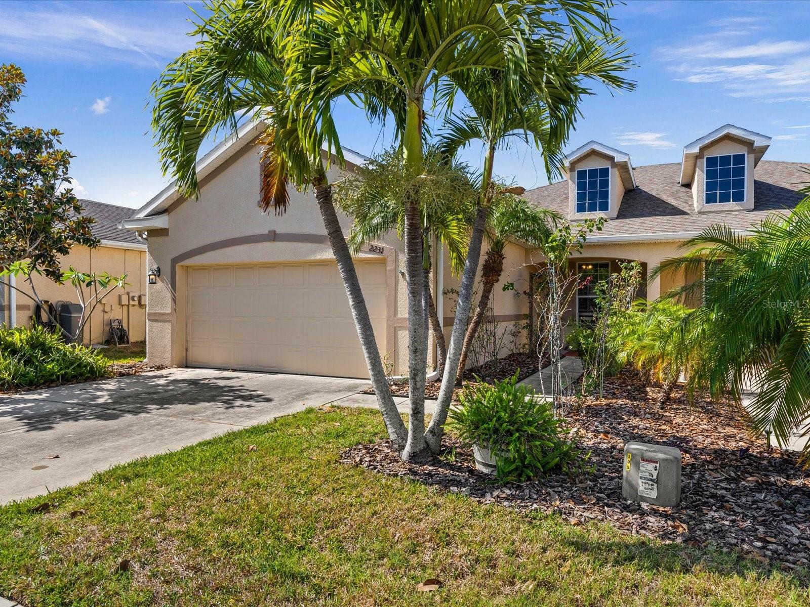 Property Photo:  2231 Barracuda Court  FL 34691 