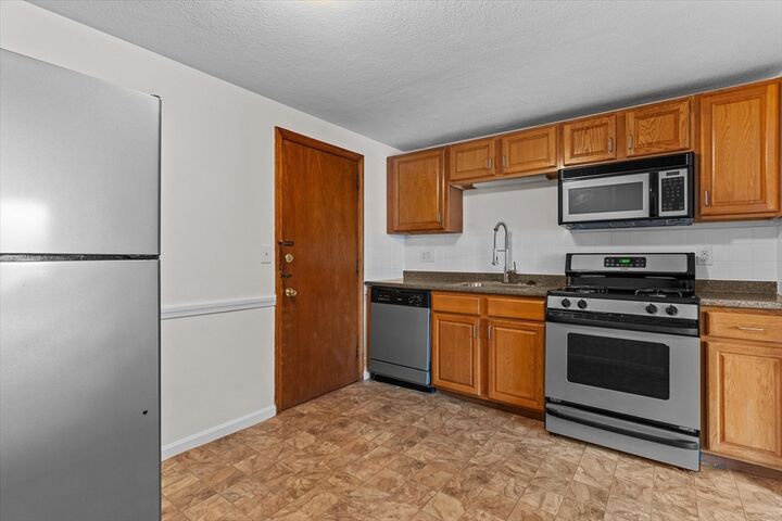 Property Photo: 70 Mudge Street 22 MA 01902