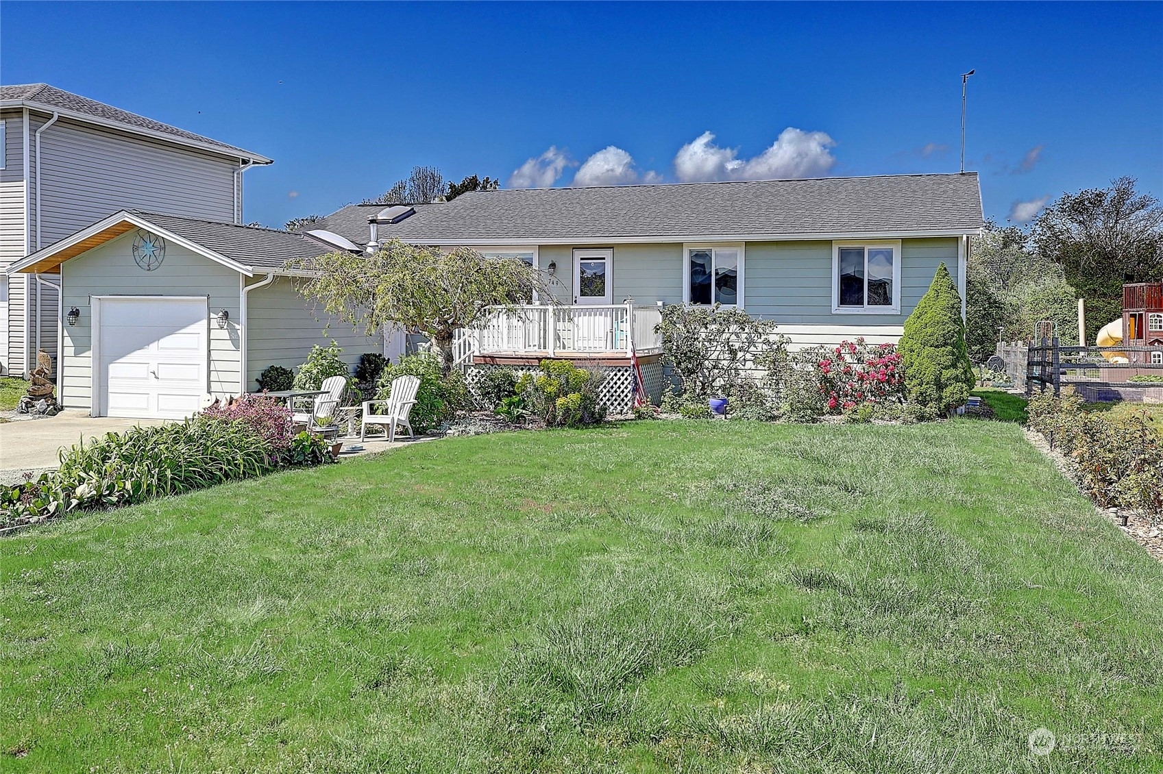 Property Photo:  749 Livingston Bay Shore Drive  WA 98282 