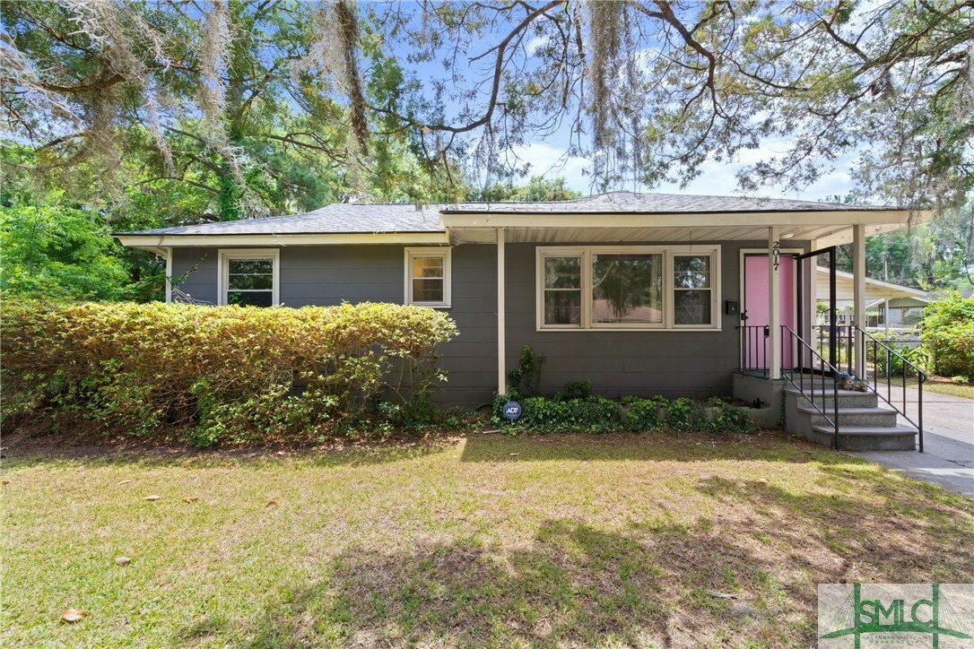 Property Photo:  2017 E 60th Street  GA 31404 