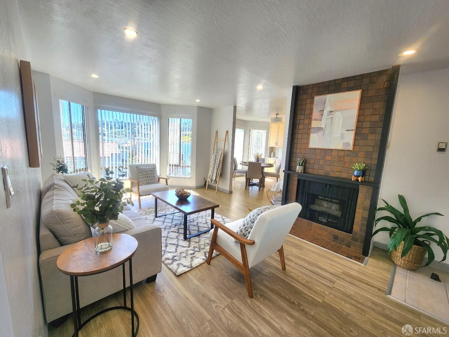 Property Photo:  120 Burrows Street 4  CA 94134 