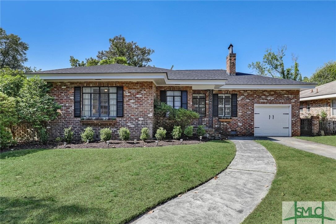 Property Photo: 27 E 62nd Street GA 31405