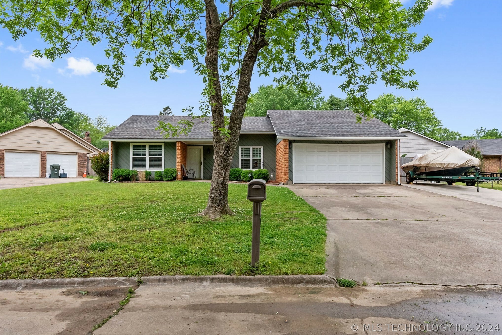 Property Photo:  2007 Deer Run Circle  OK 74403 