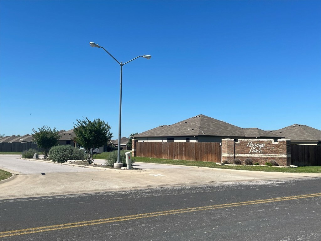 Property Photo:  1107 Roanoke Drive  TX 76504 