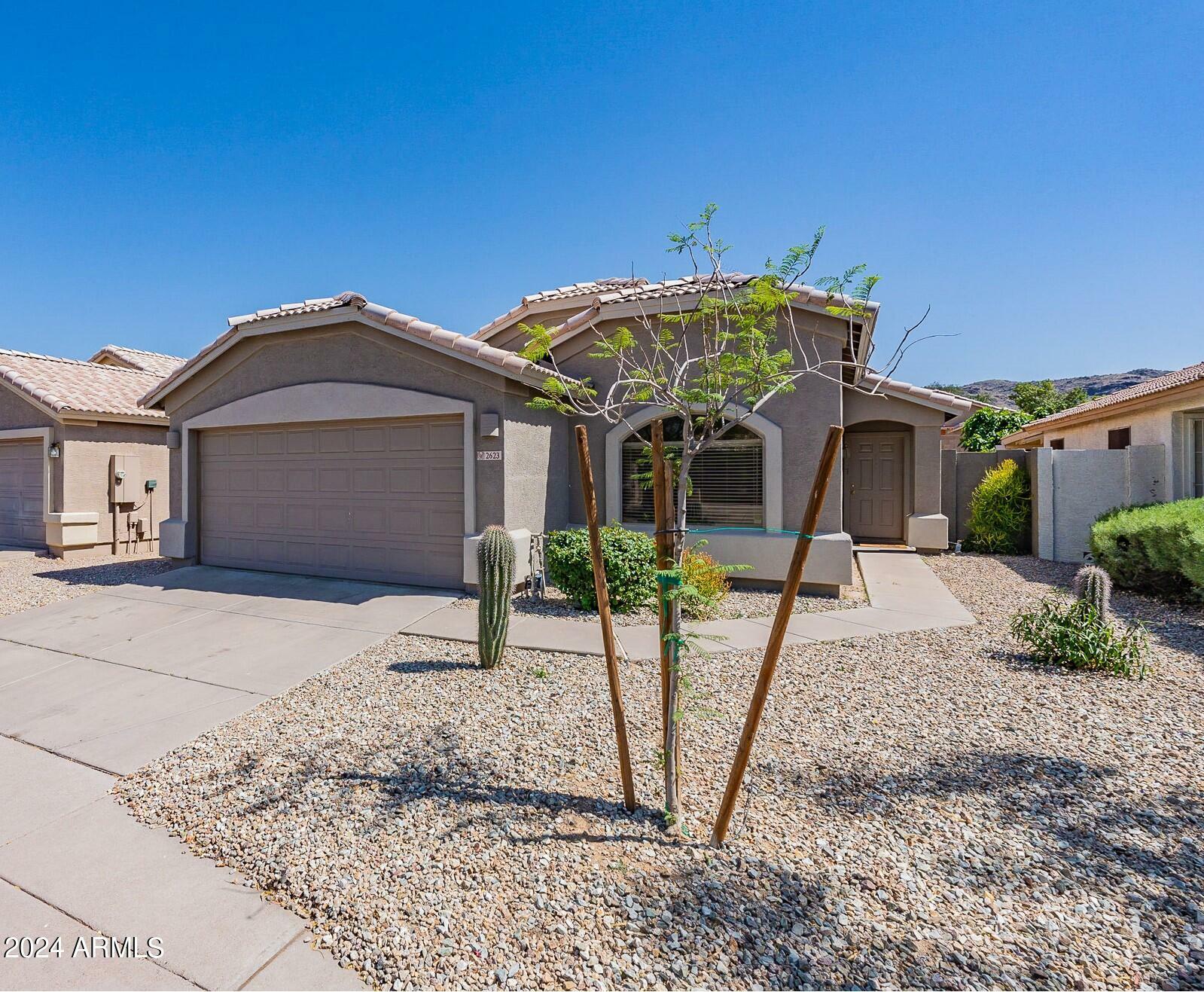 Property Photo:  2623 E Beautiful Lane  AZ 85042 