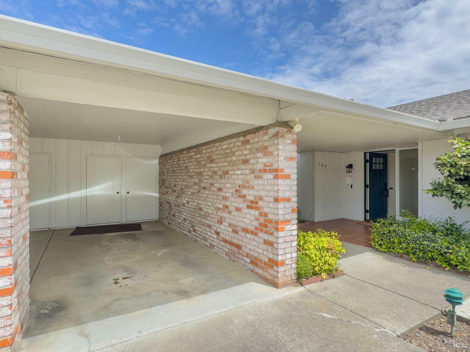 Property Photo:  189 White Oak Drive  CA 95409 