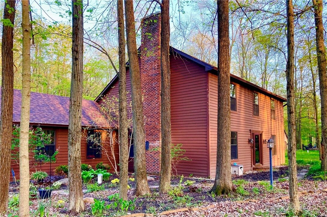 Property Photo: 251 Country Road OH 43078