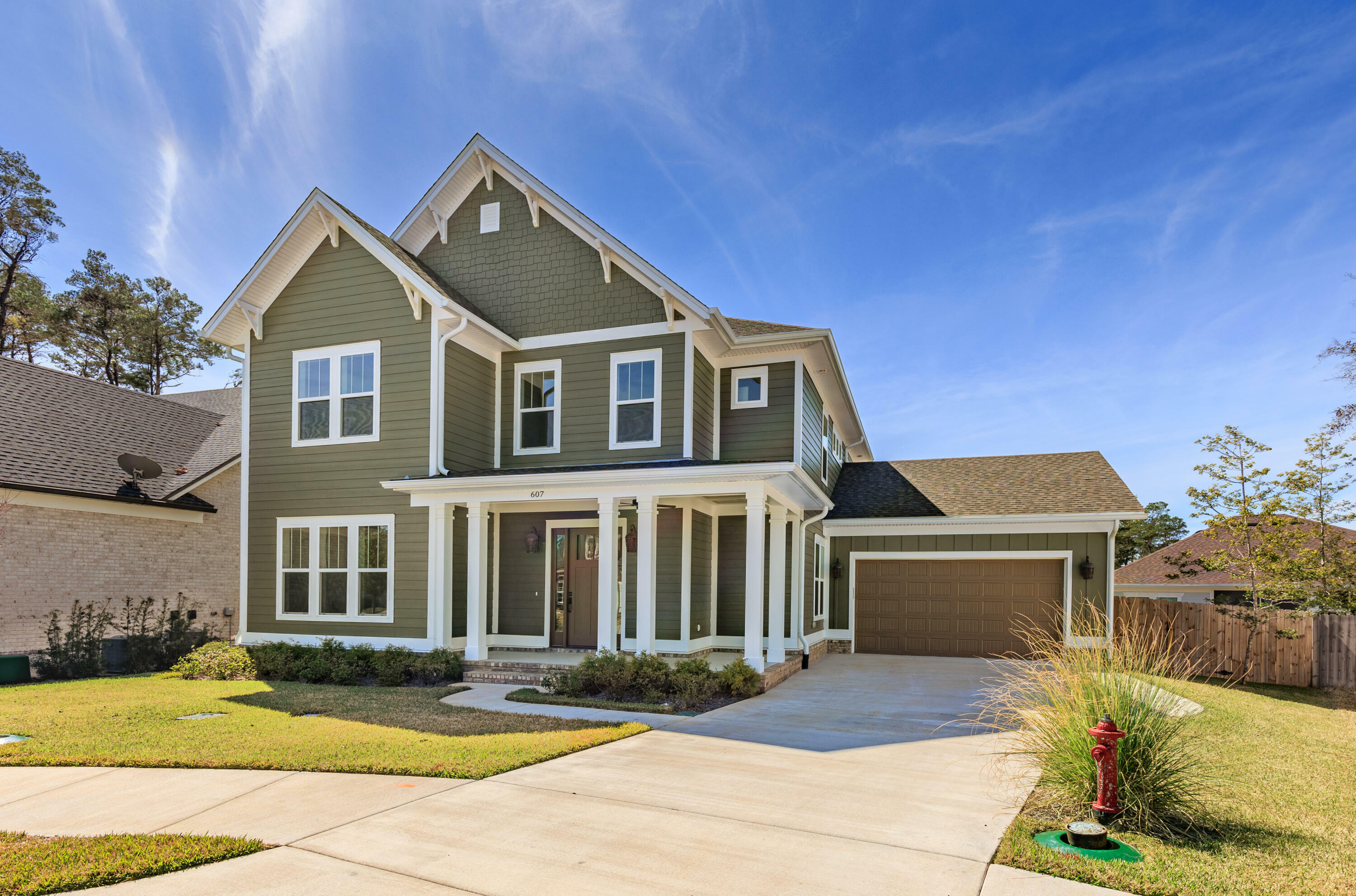 Property Photo: 607 Chamomile Court FL 32578