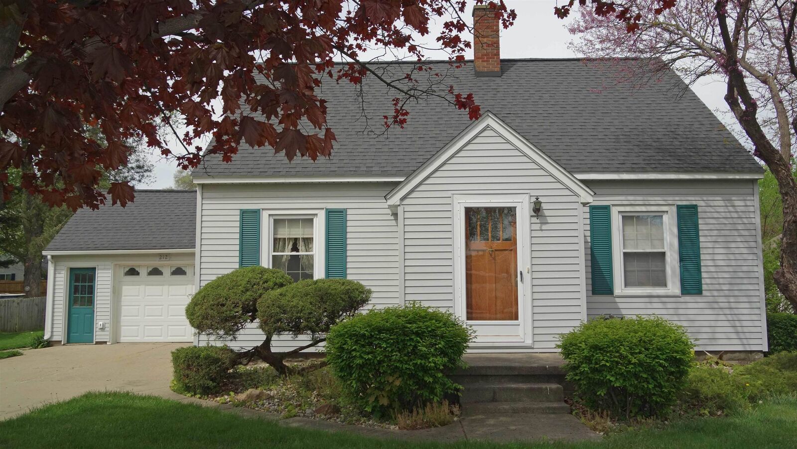 Property Photo:  212 S Main  MI 48616 