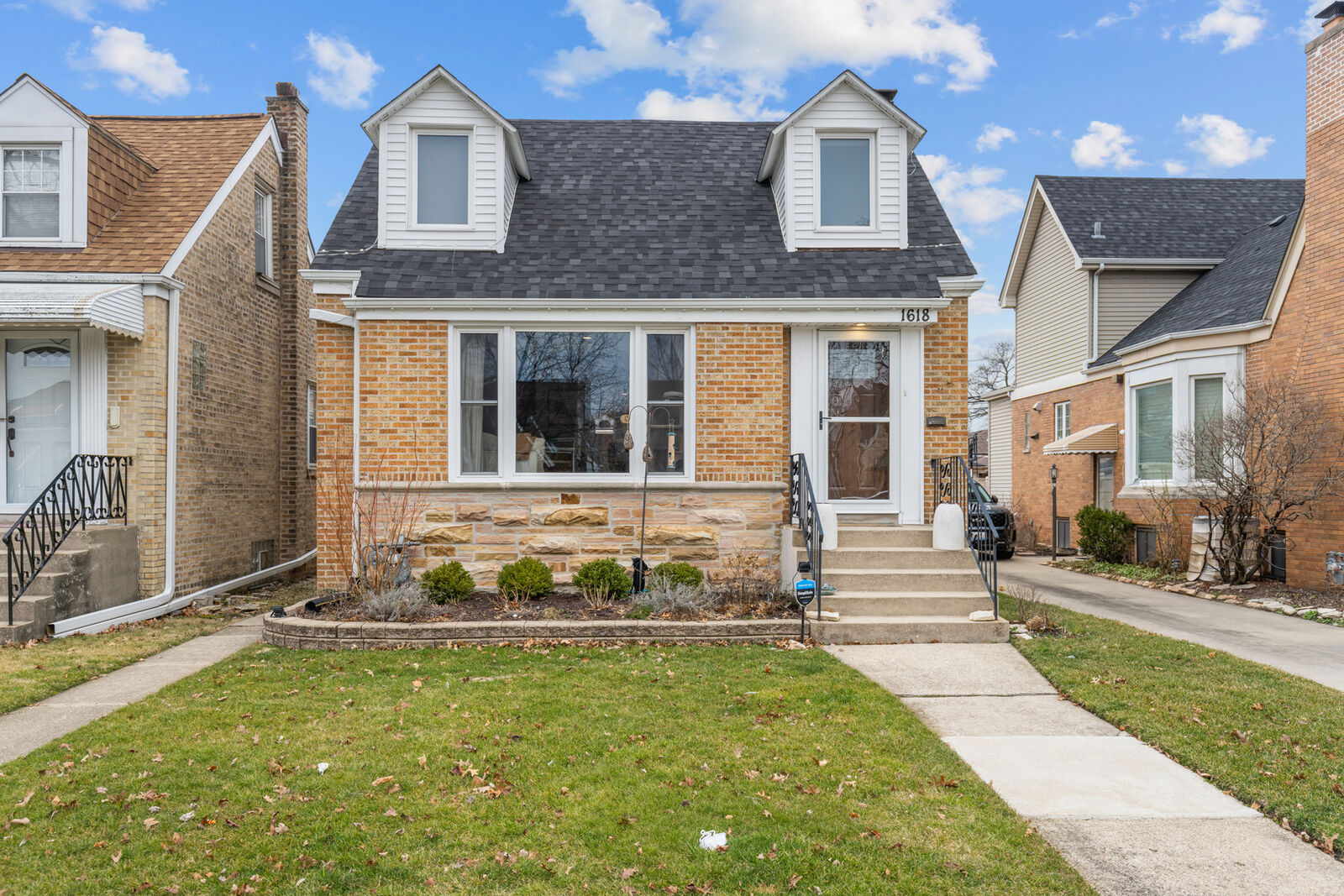 Property Photo:  1618 N 78th Court  IL 60707 